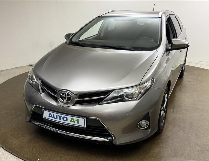 Toyota Auris 1