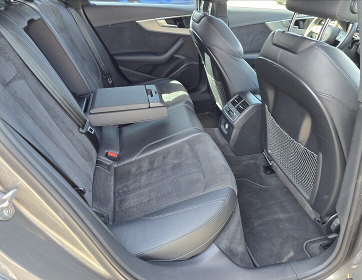 Audi A4 Kombi 2,0 l 140 kw