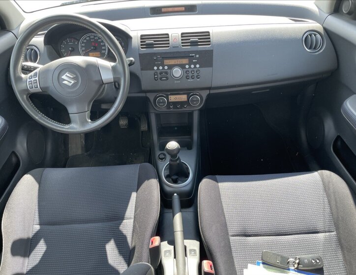 Suzuki Swift Hatchback 1,3 l 67 kw