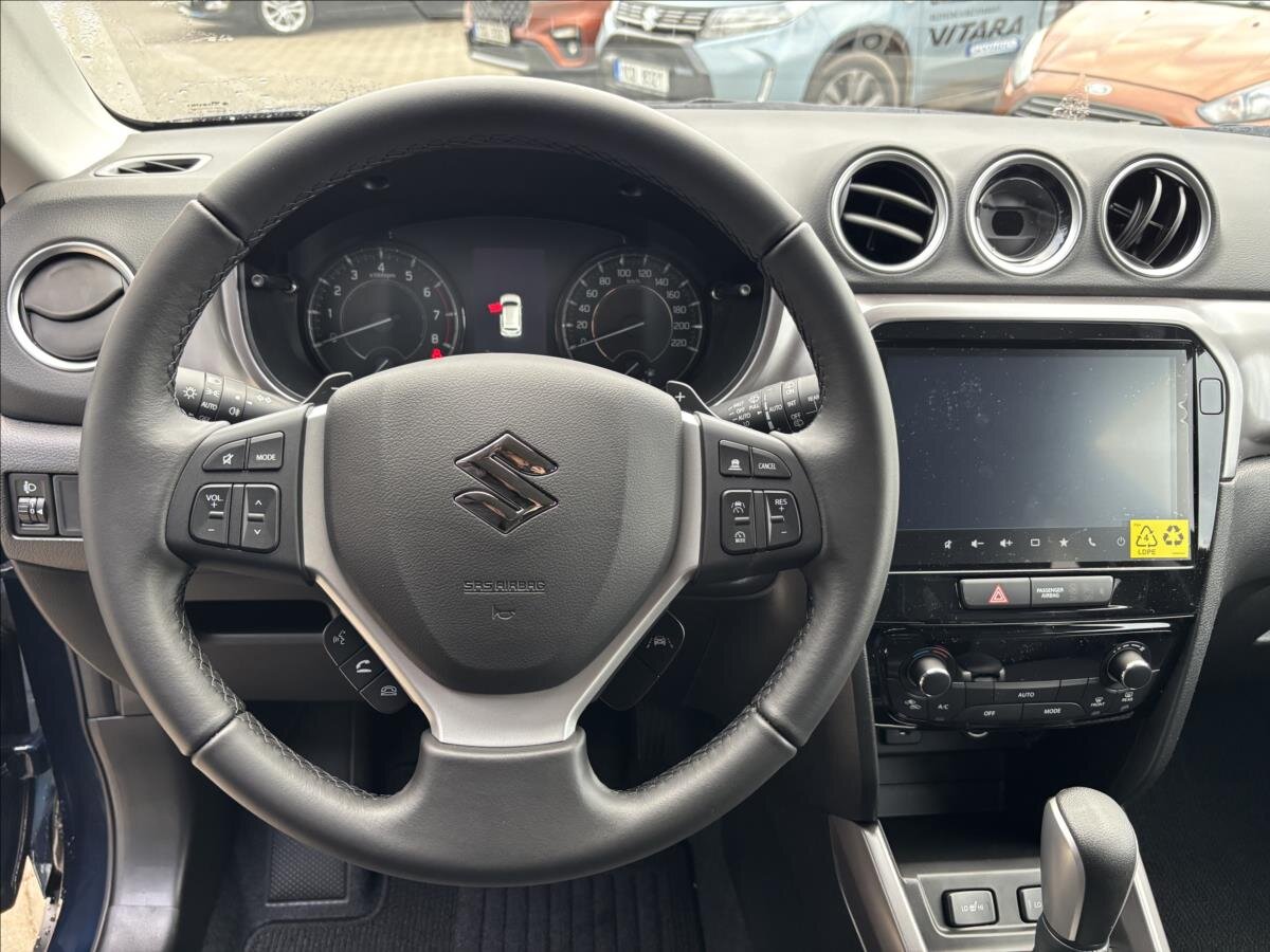 Suzuki Vitara SUV 1,4 l 81 kw