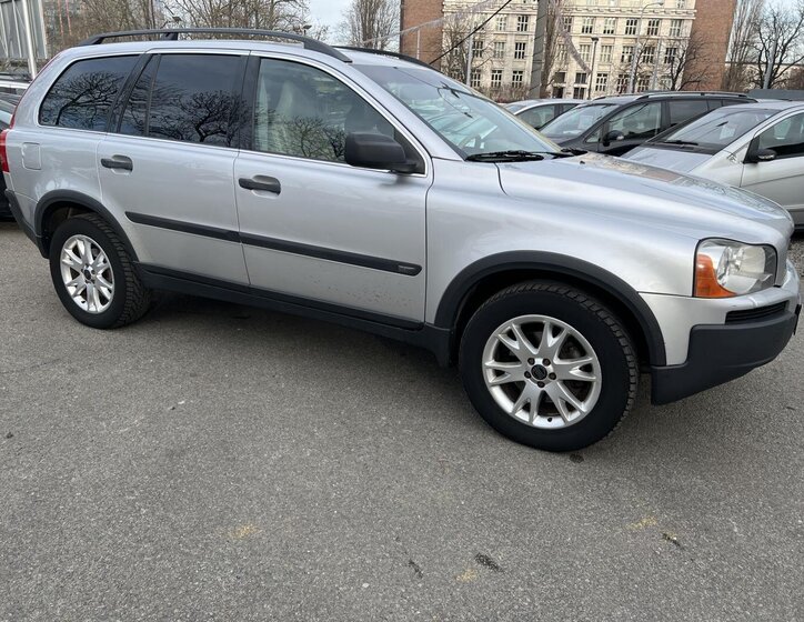 Volvo XC90 SUV / Terénní 2,4 l 120 kw