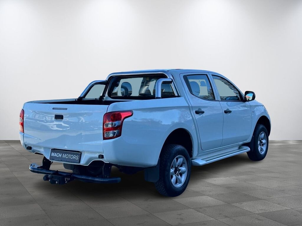Mitsubishi L200 Pick-up 2,4 l 113 kw