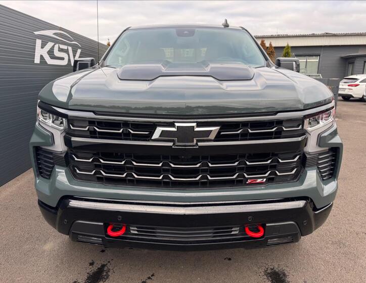 Chevrolet Silverado 3