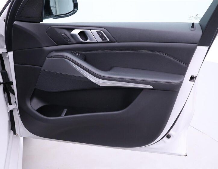 BMW X5 SUV / Terénní 3,0 l 195 kw