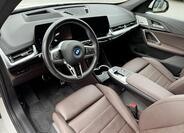BMW iX1 12