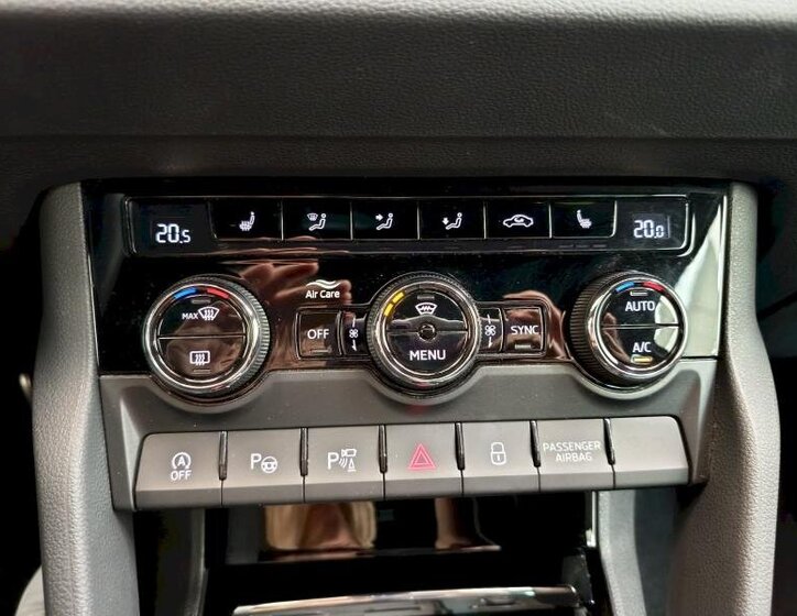 Škoda Karoq SUV / Terénní 1,5 l 110 kw