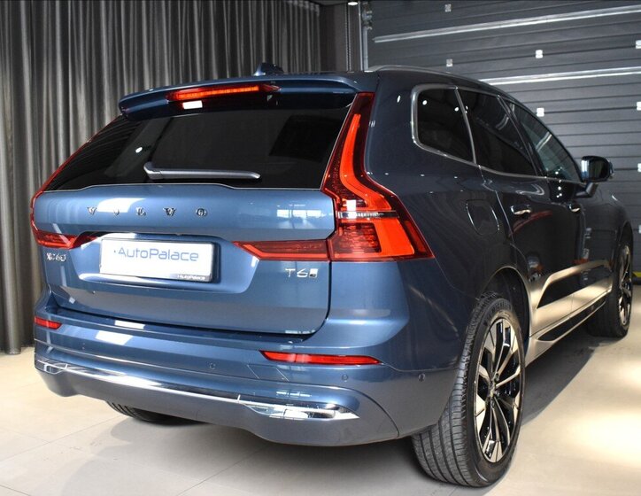 Volvo XC60 SUV / Terénní 2,0 l 257 kw