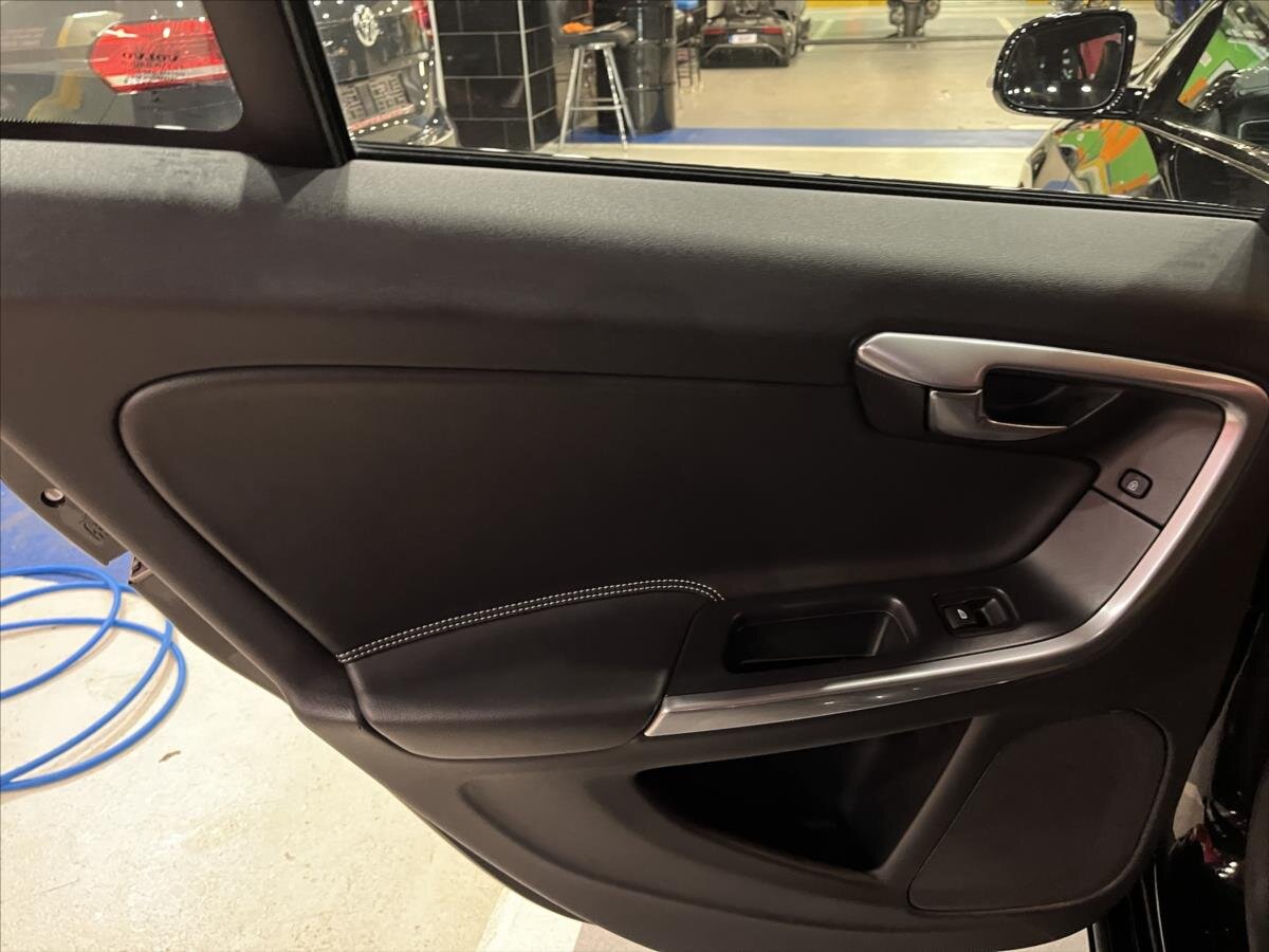 Volvo V60 Kombi 2,4 l 140 kw