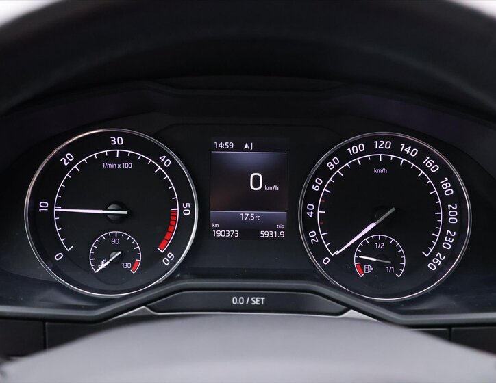 Škoda Superb Liftback 2,0 l 140 kw