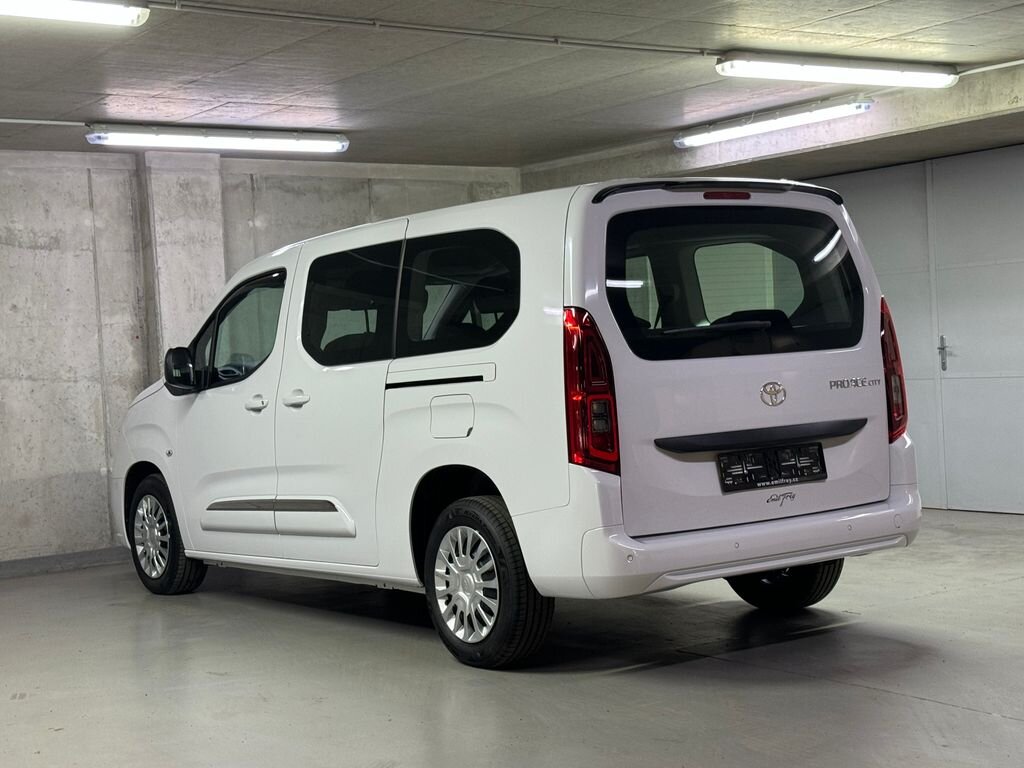 Toyota ProAce City Verso MPV 1,2 l 81 kw
