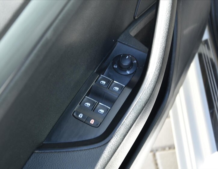 Škoda Superb Liftback 2,0 l 110 kw