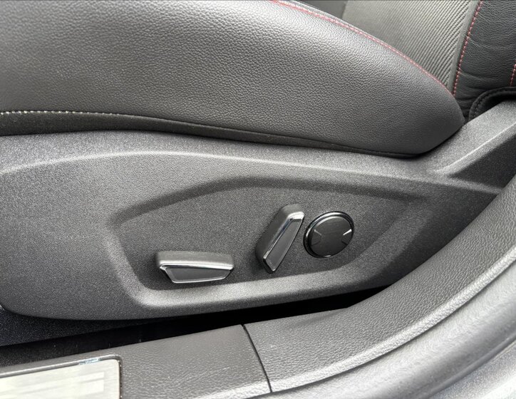 Ford Mondeo Liftback 1,5 l 121 kw