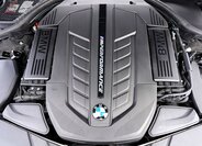 BMW Řada 7 Sedan / Limuzína 6,6 l 430 kw