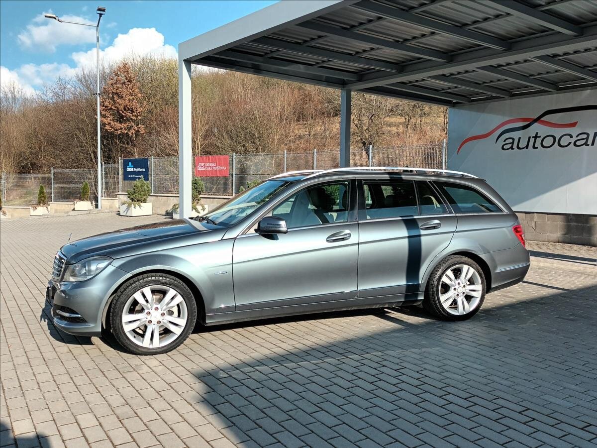 Mercedes-Benz Třídy C Kombi 2,1 l 100 kw