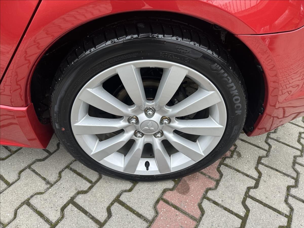 Mitsubishi Lancer Sedan 1,8 l 105 kw