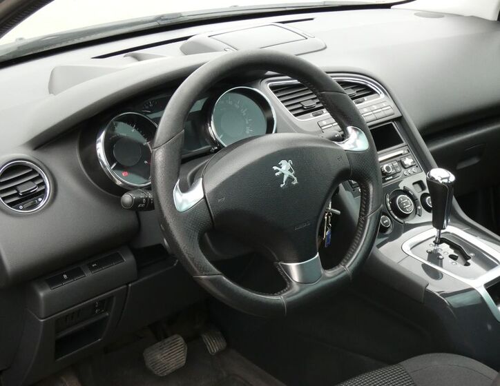 Peugeot 5008 23