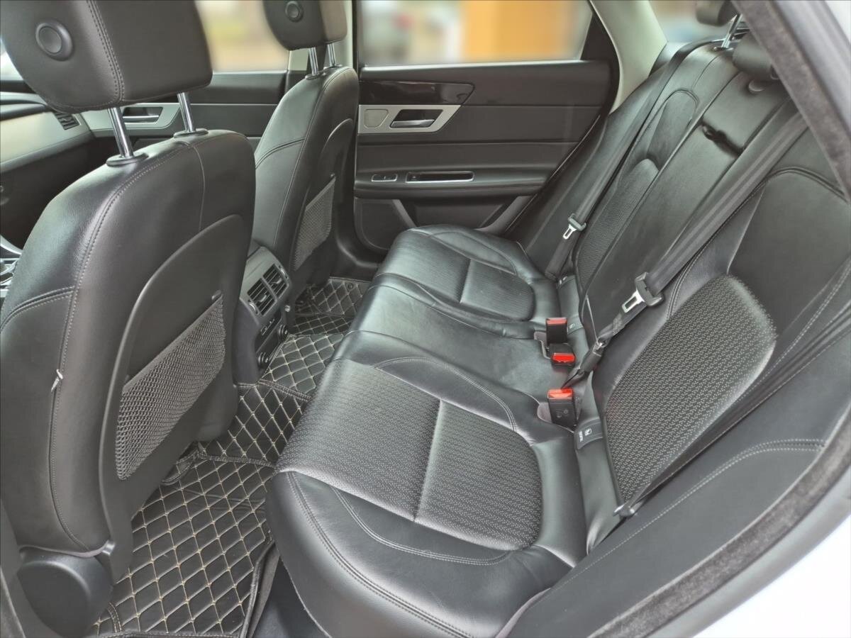 Jaguar XF Sedan / Limuzína 3,0 l 221 kw