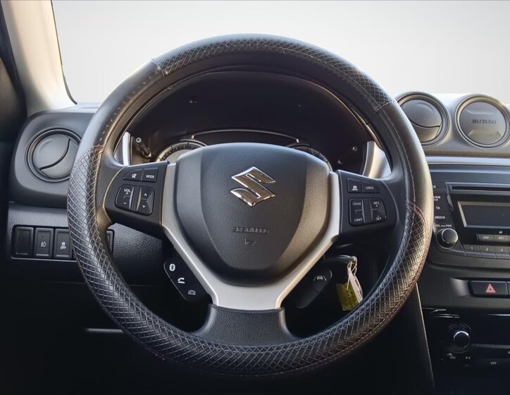 Suzuki Vitara SUV / Terénní 1,4 l 95 kw