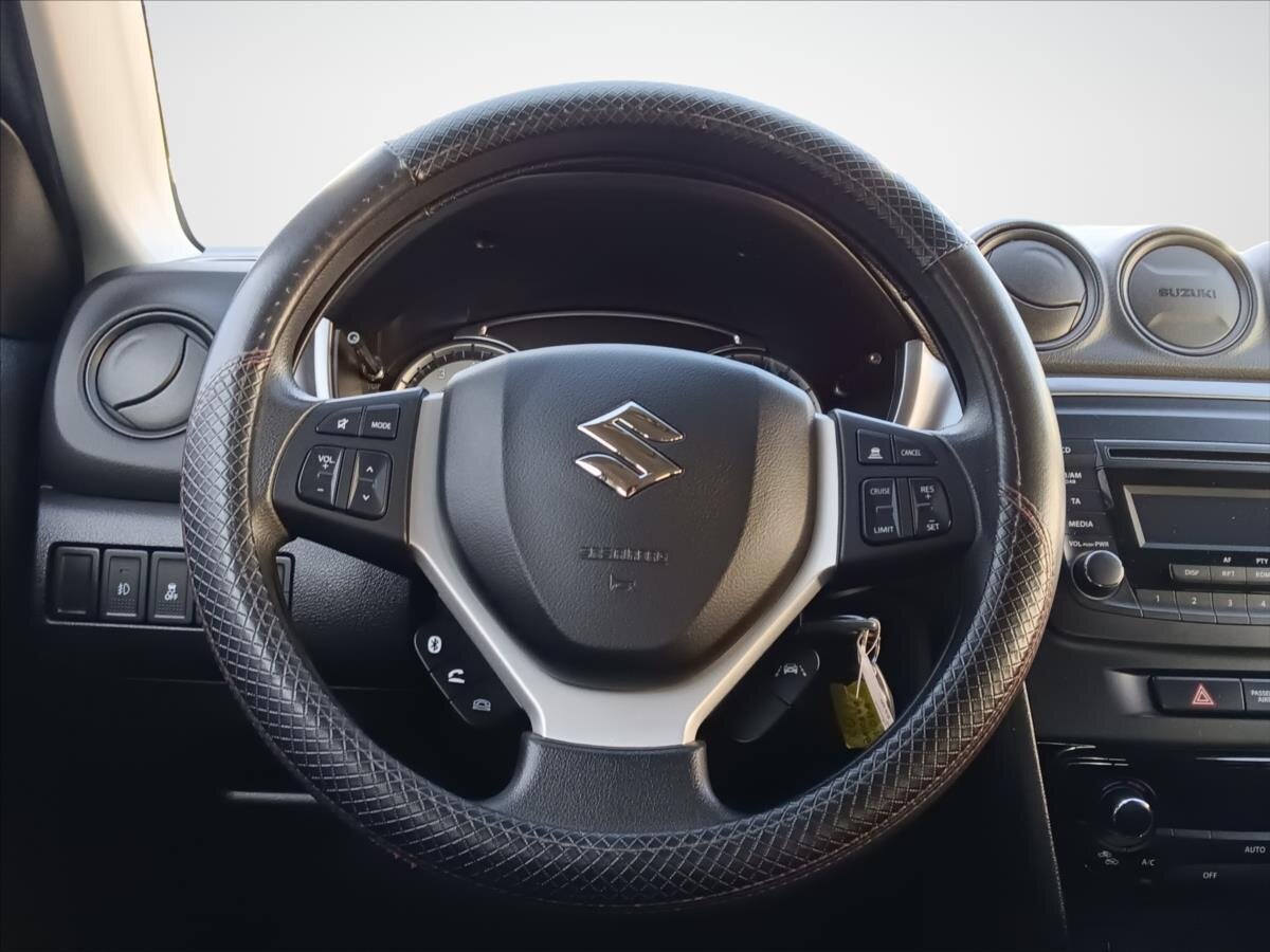 Suzuki Vitara SUV / Terénní 1,4 l 95 kw
