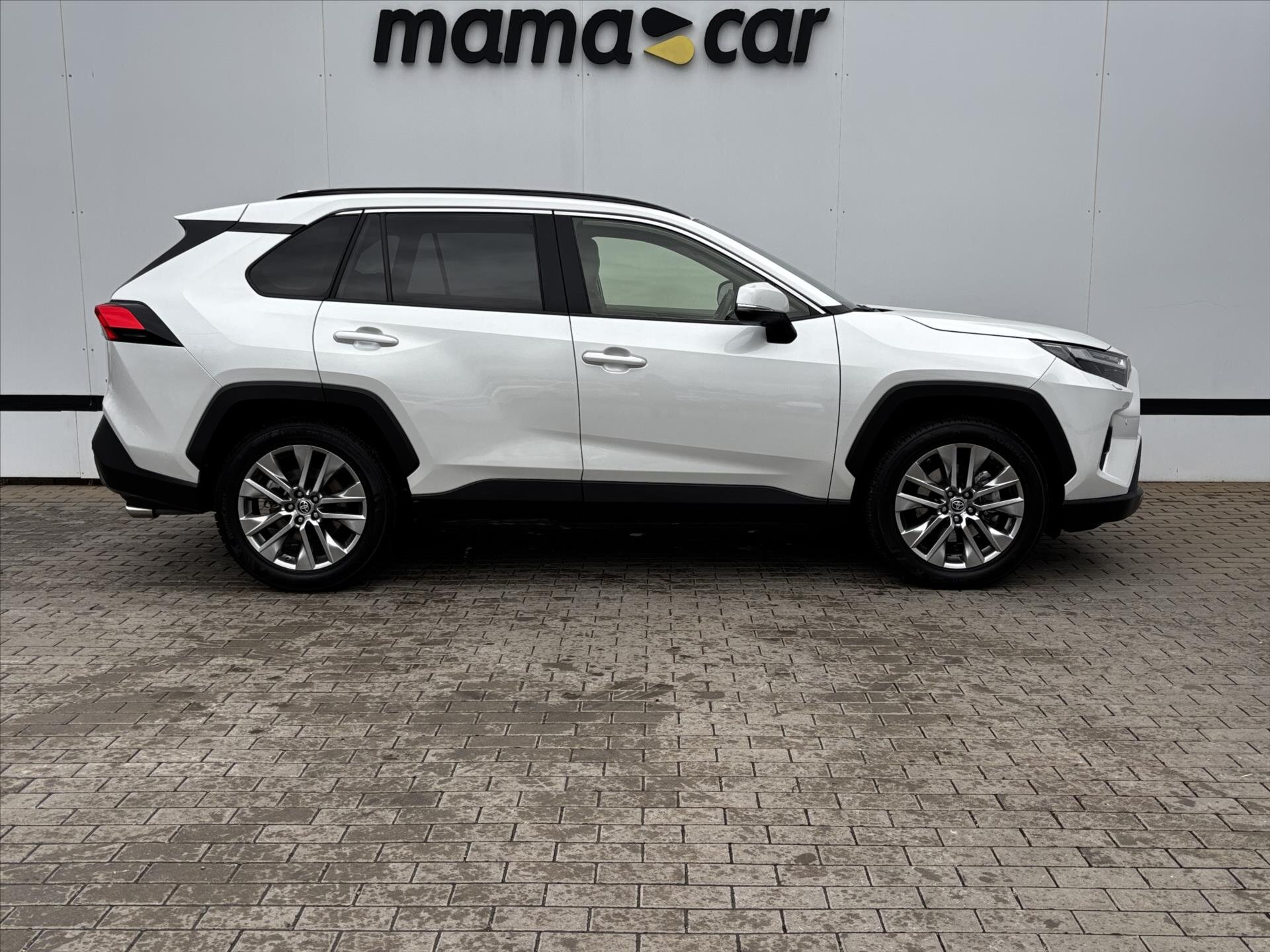 Toyota RAV4 SUV / Terénní 2,5 l 131 kw