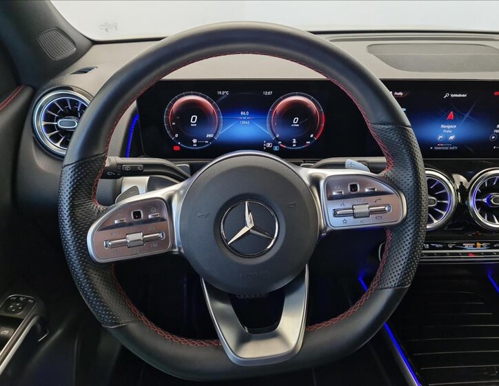 Mercedes-Benz GLB 10