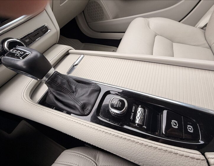 Volvo V90 Kombi 2,0 l 184 kw