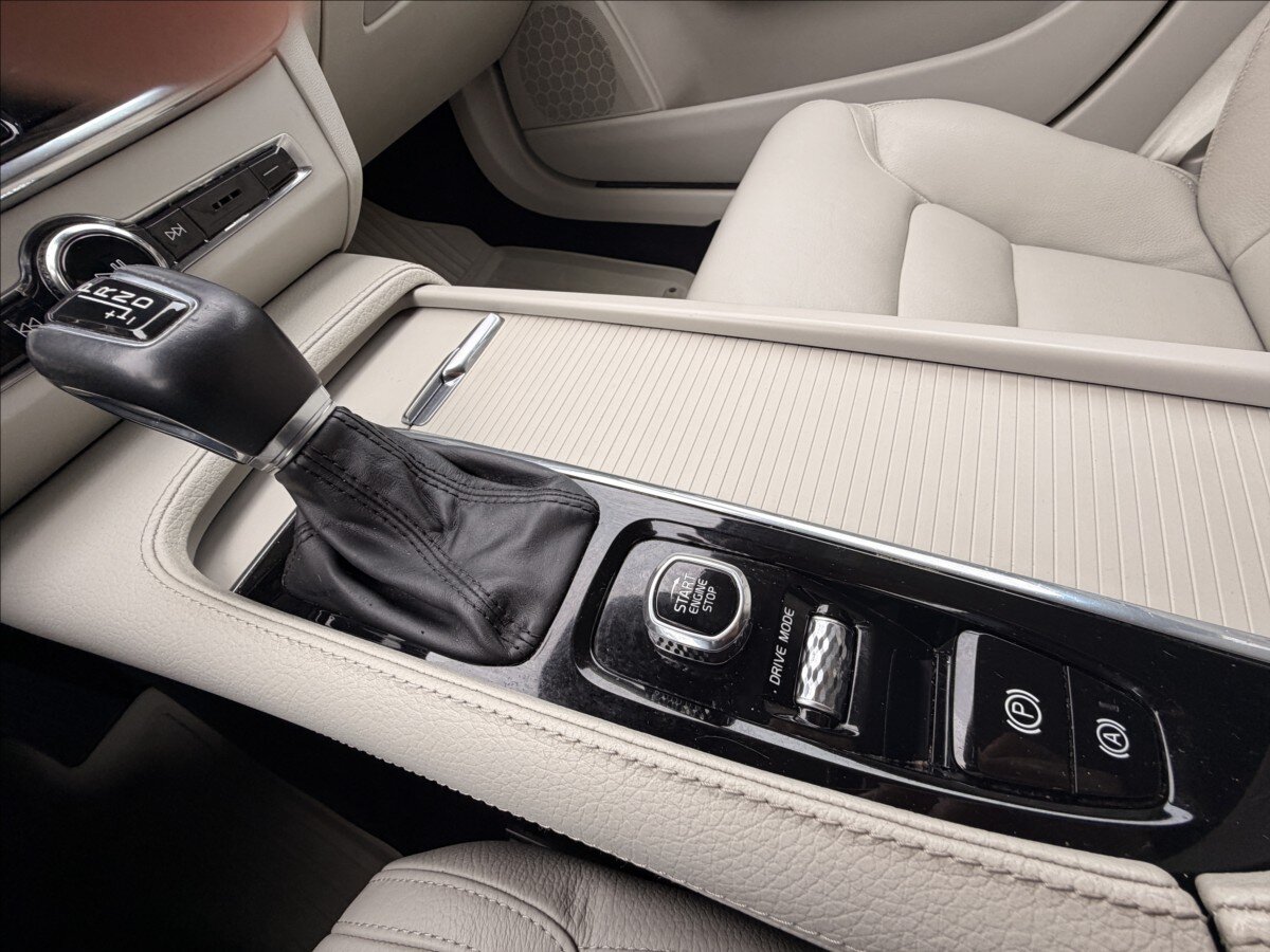 Volvo V90 Kombi 2,0 l 184 kw