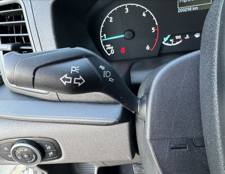 Ford Transit Custom Skříň 2,0 l 77 kw