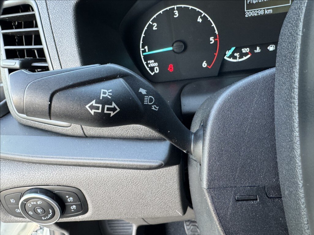 Ford Transit Custom Skříň 2,0 l 77 kw