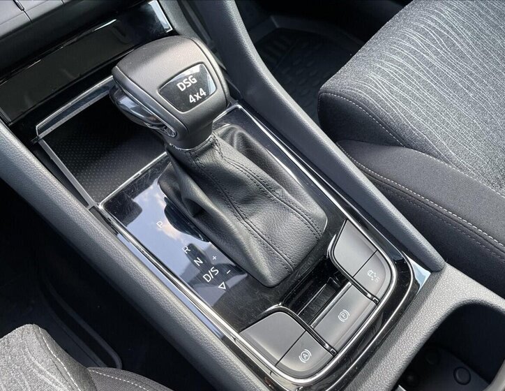 Škoda Karoq SUV / Terénní 2,0 l 110 kw