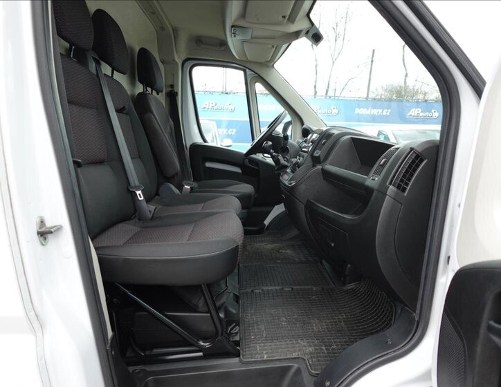 Peugeot Boxer Ostatní 2,2 l 121 kw