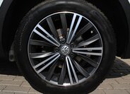 Volkswagen Tiguan 9