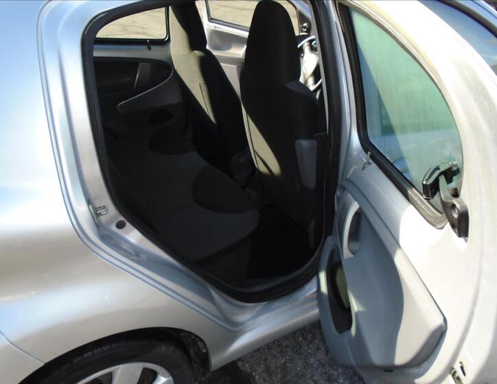 Toyota Aygo Hatchback 998,0 50 kw