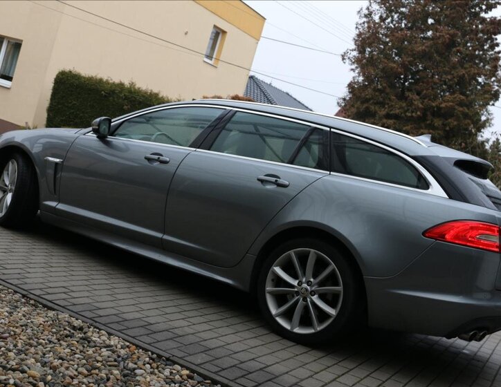 Jaguar XF Kombi 3,0 l 177 kw