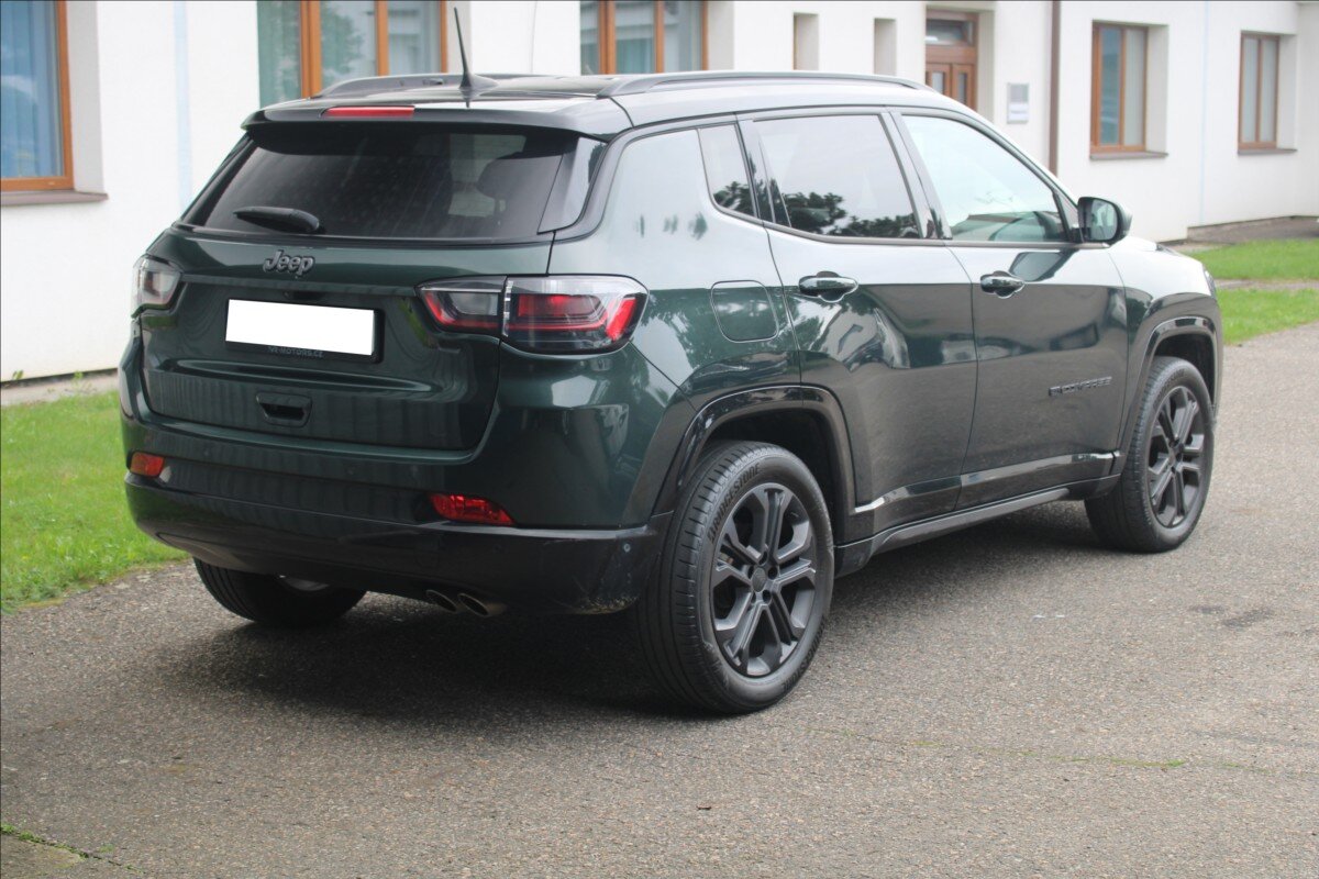 Jeep Compass SUV 1,3 l 110 kw