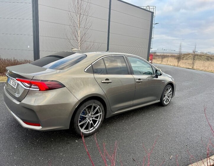 Toyota Corolla Sedan / Limuzína 0,0 72 kw