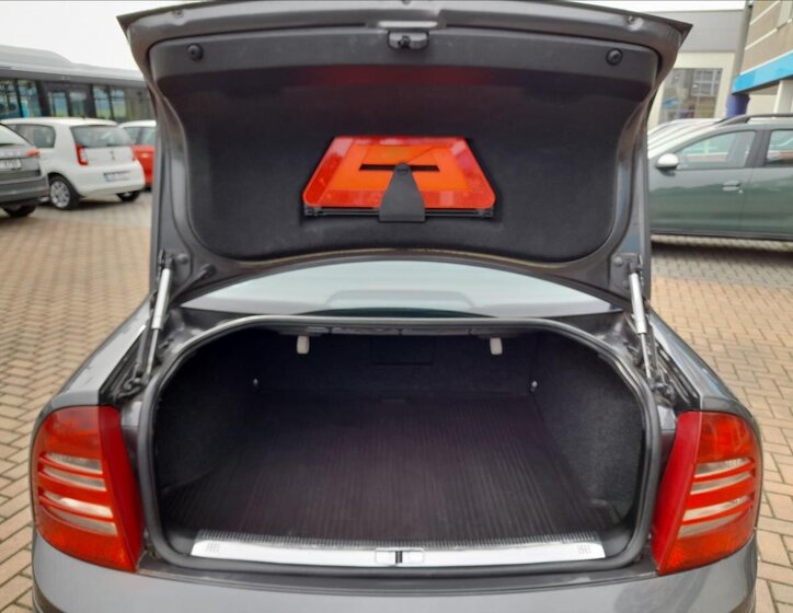 Škoda Superb Sedan / Limuzína 1,9 l 74 kw