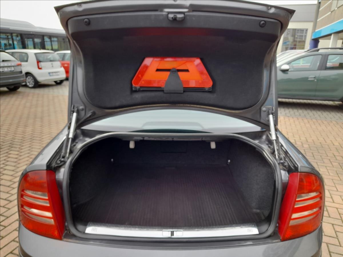 Škoda Superb Sedan / Limuzína 1,9 l 74 kw