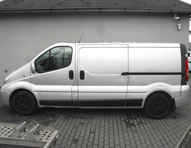 Opel Vivaro 2