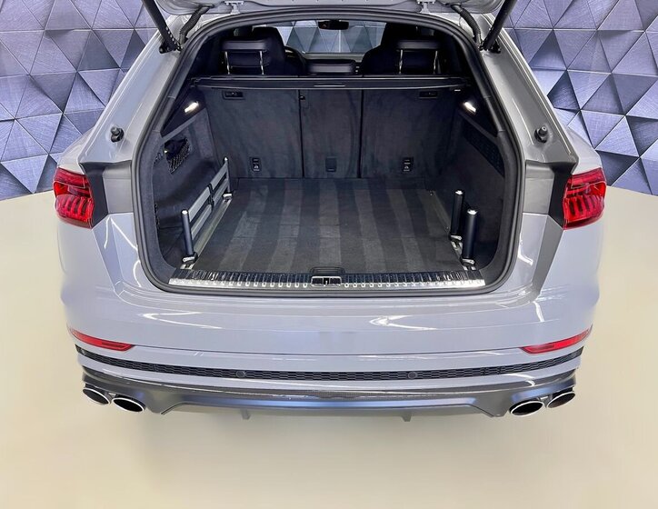 Audi SQ8 SUV / Terénní 4,0 l 373 kw