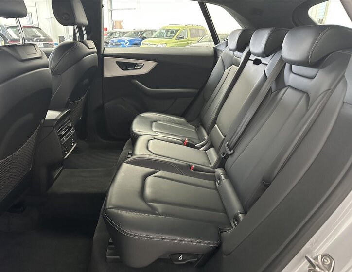 Audi SQ8 SUV 4,0 l 373 kw