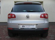 Volkswagen Tiguan 9