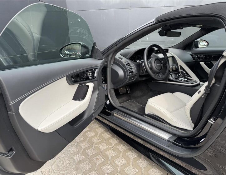 Jaguar F-Type Kabriolet 5,0 l 331 kw