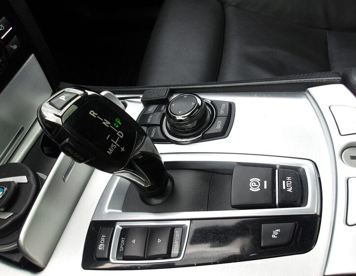 BMW Řada 7 Sedan / Limuzína 3,0 l 180 kw