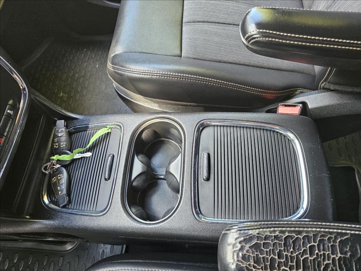 Lancia Voyager MPV 2,8 l 130 kw