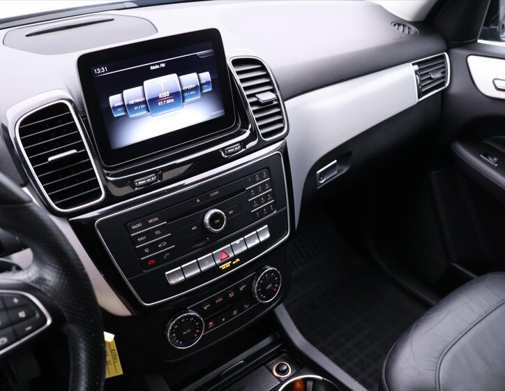 Mercedes-Benz GLE 28