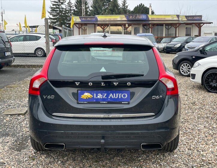 Volvo V60 Kombi 2,4 l 162 kw