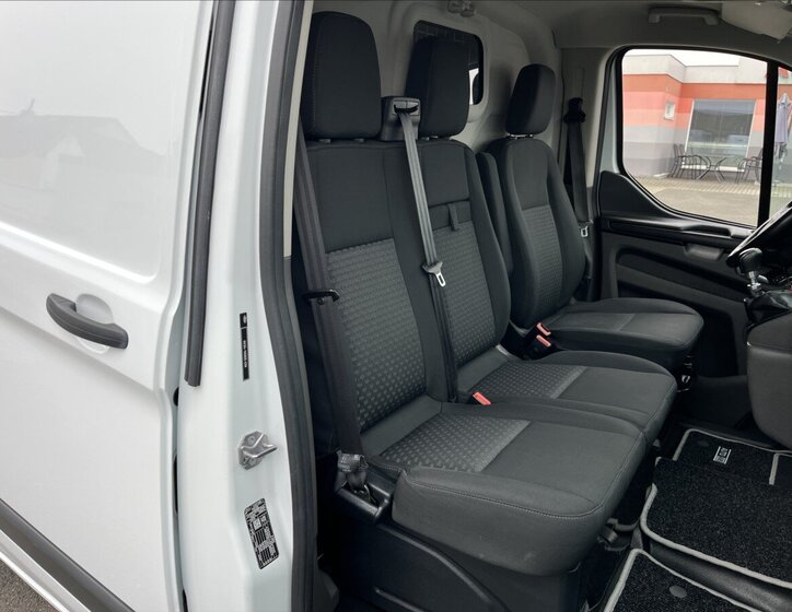 Ford Transit Custom 19