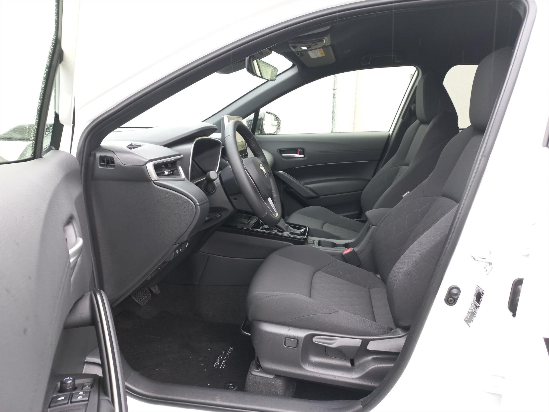 Toyota Corolla Cross CUV 1,8 l 103 kw