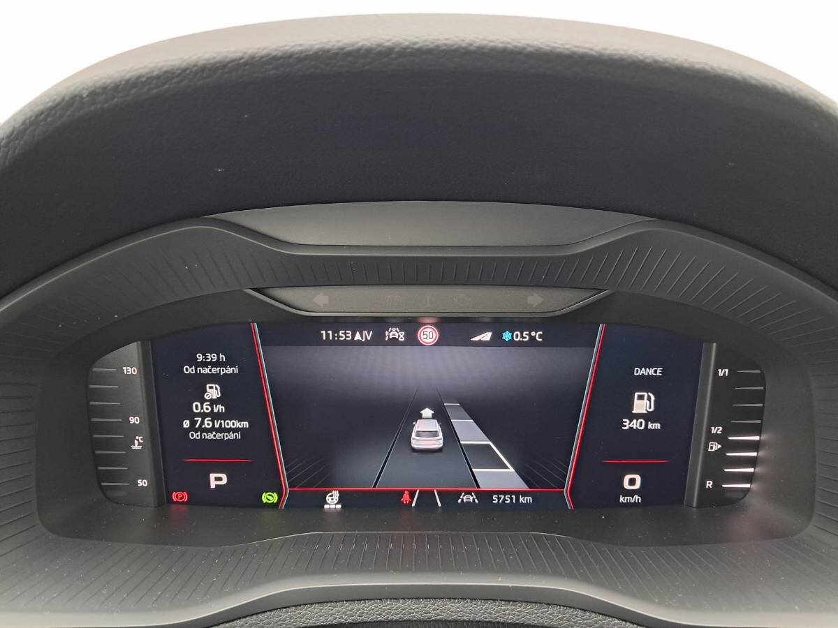 Škoda Karoq SUV / Terénní 2,0 l 110 kw